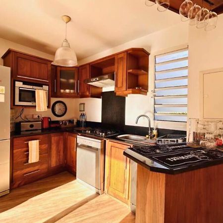Baie-du-Tombeau Scenic Riverfront 2 Bedroom Villa In Port Chambly מראה חיצוני תמונה