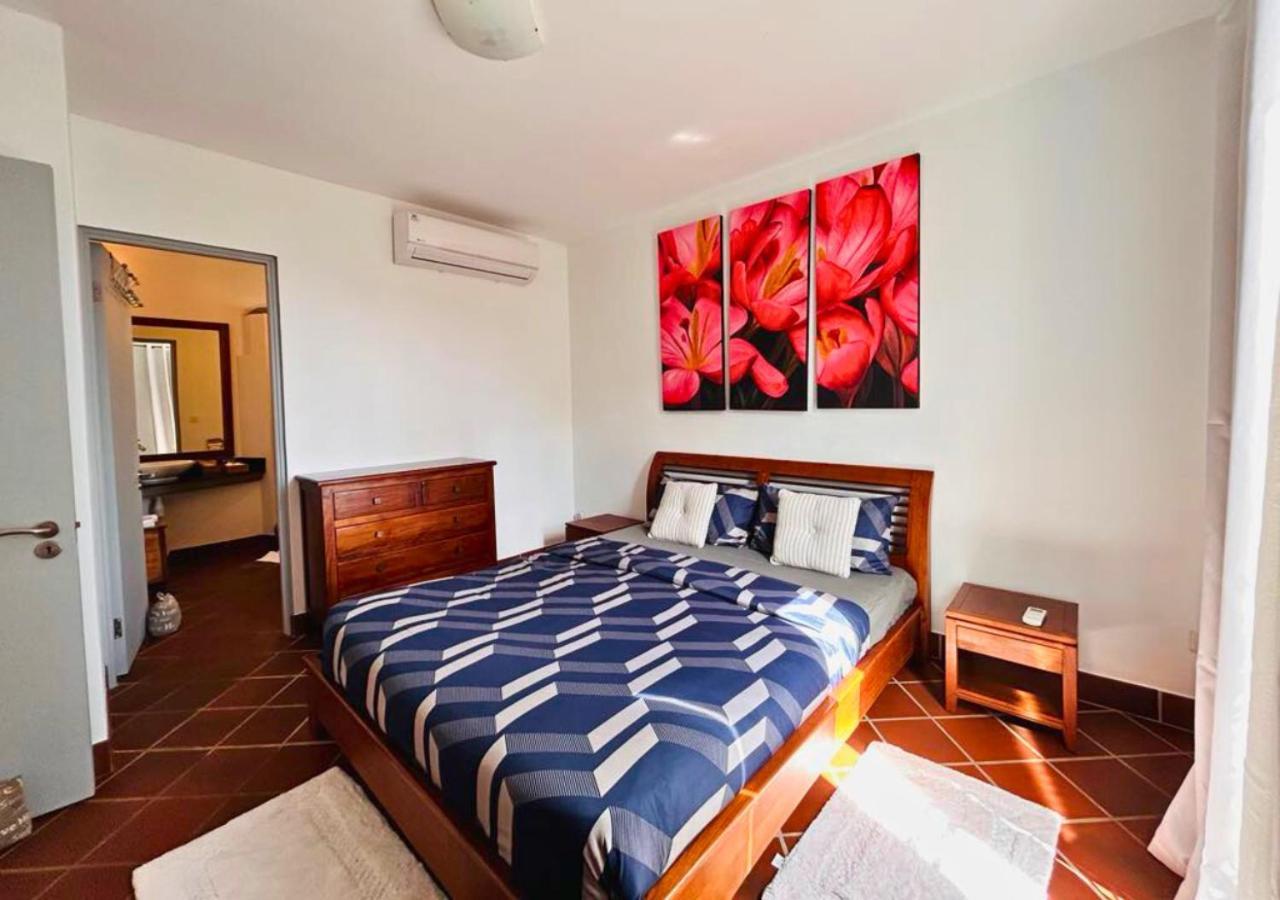 Baie-du-Tombeau Scenic Riverfront 2 Bedroom Villa In Port Chambly מראה חיצוני תמונה