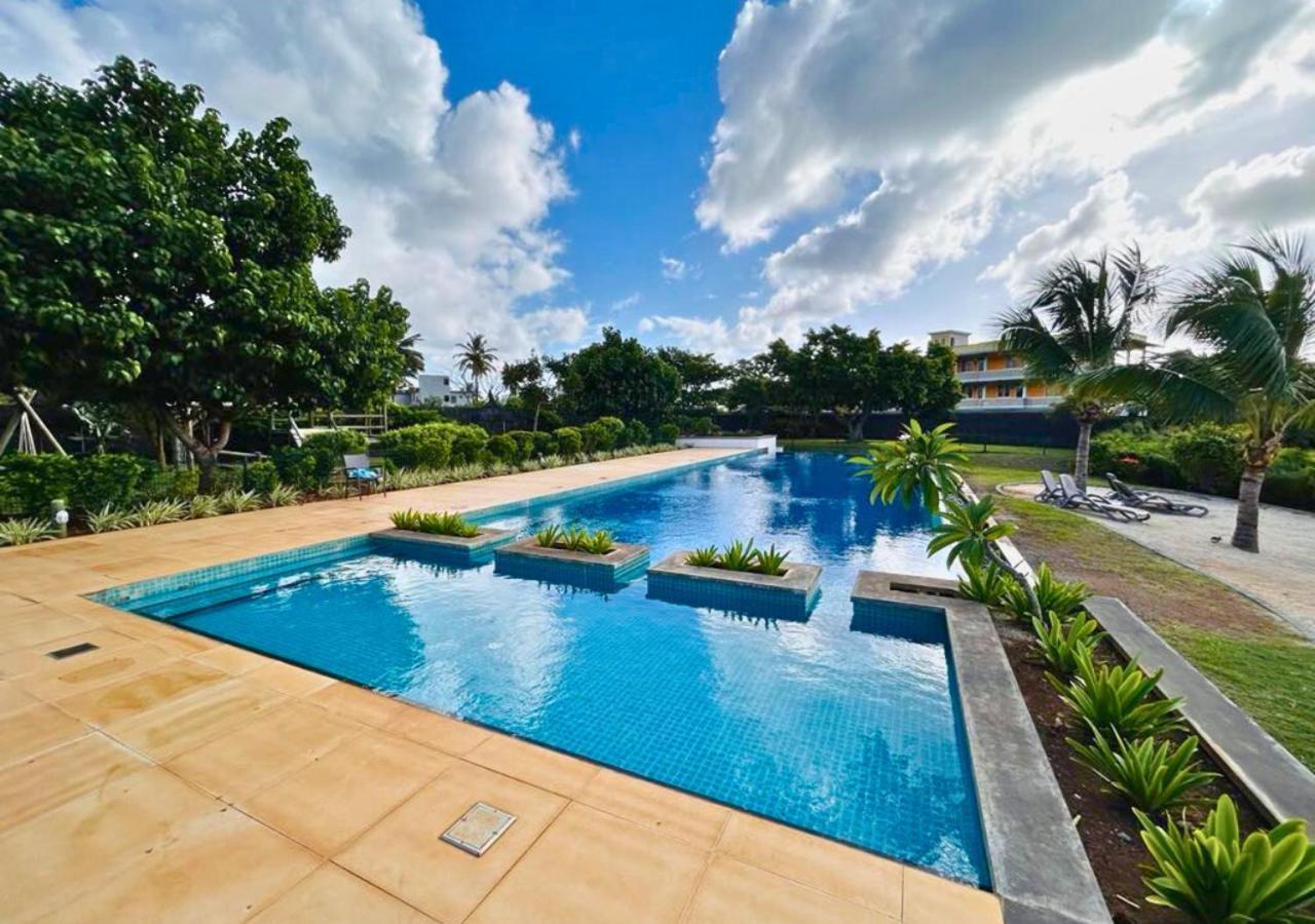 Baie-du-Tombeau Scenic Riverfront 2 Bedroom Villa In Port Chambly מראה חיצוני תמונה